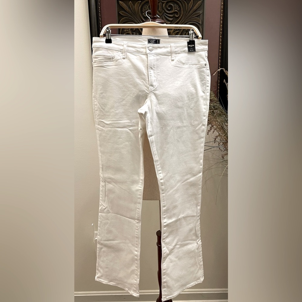 Abercrombie & Fitch - White Mid Rise Boot Cut Jeans - NWT